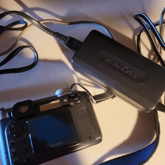 2 Cameras, Sony Cyber-Shot DSC-S75 & G.E.14 MP Ultrazoom Digital Camera-$100 obo - Picture 11 of 16